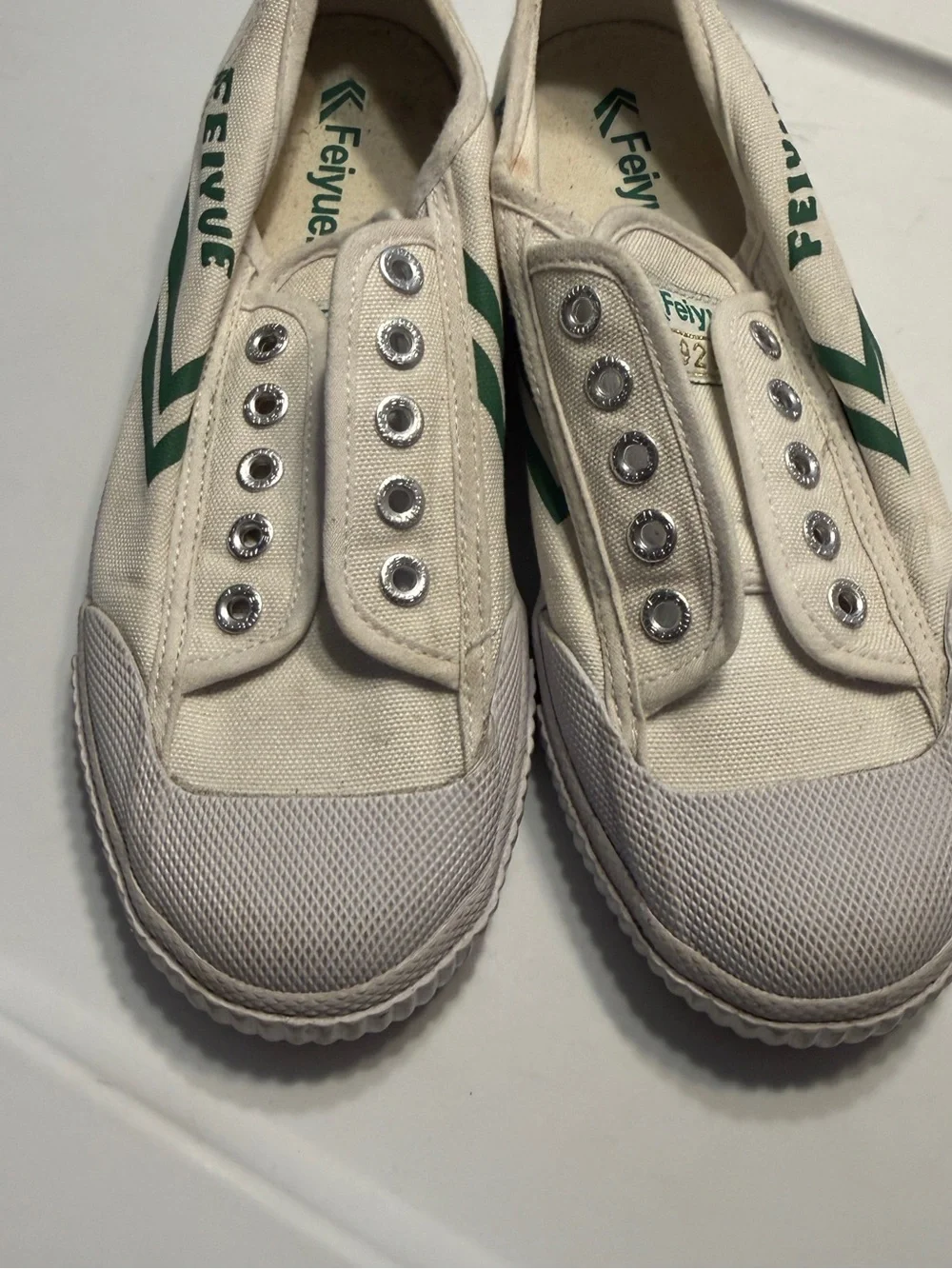 Feiyue Fe Lo 1920 Women's Canvas Slip-On Sneakers in Off-White and Green W7/M5